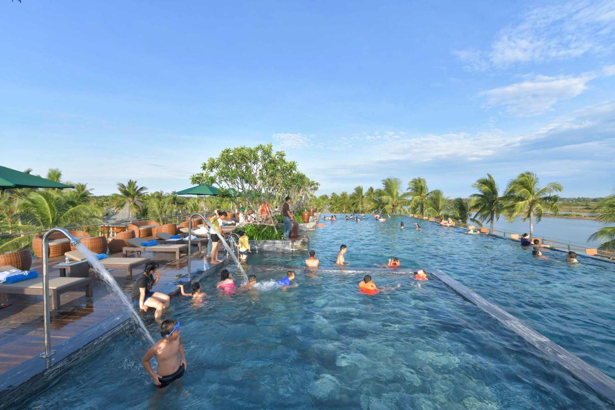Cocoland River Beach Resort & Spa Куангнгай Екстер'єр фото